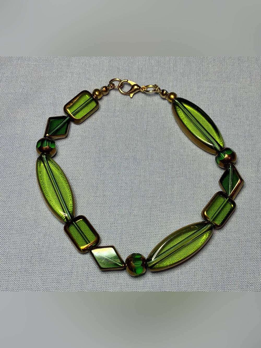Elegant Green Glass Bead Bracelet - Unbranded